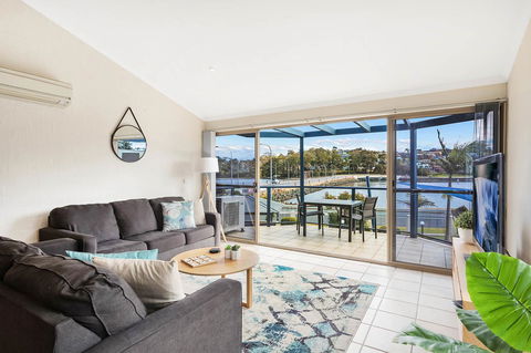 Sails Luxury Apartments Merimbula - Australia Accommodation 32