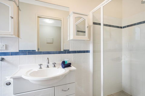 Sails Luxury Apartments Merimbula - Australia Accommodation 24