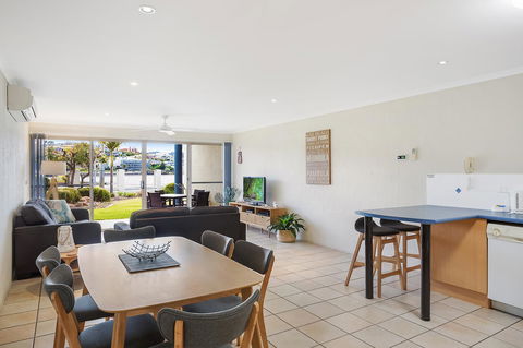 Sails Luxury Apartments Merimbula - Australia Accommodation 23