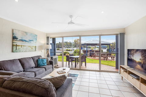 Sails Luxury Apartments Merimbula - Australia Accommodation 36