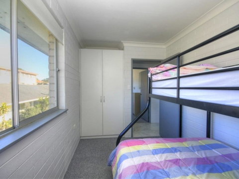 45 Wharf Street - Whole House - Australia Accommodation 4