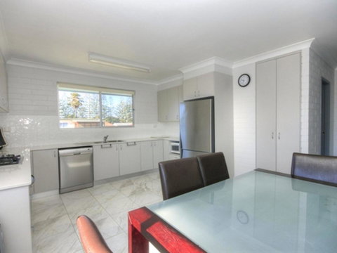 45 Wharf Street - Whole House - Australia Accommodation 7