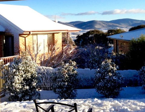 Jindabyne Executive - Australia Accommodation 10