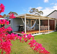 Hayes Beach House - Jervis Bay - Pet Friendly - Australia Accommodation