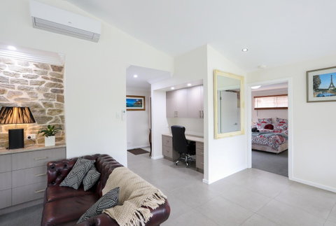 Armidale Cottage - House 2 - Australia Accommodation 9
