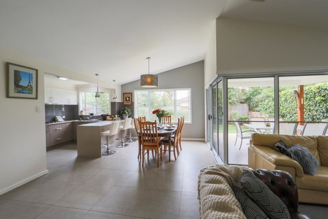 Armidale Cottage - House 2 - Australia Accommodation 16