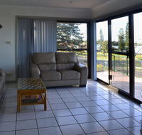 Oxley 8 at Tuncurry - Australia Accommodation