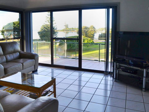 Oxley 8 At Tuncurry - Australia Accommodation 5