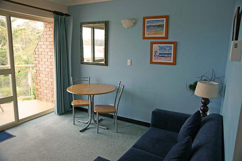 Sapphire Waters Motor Inn - Australia Accommodation 41