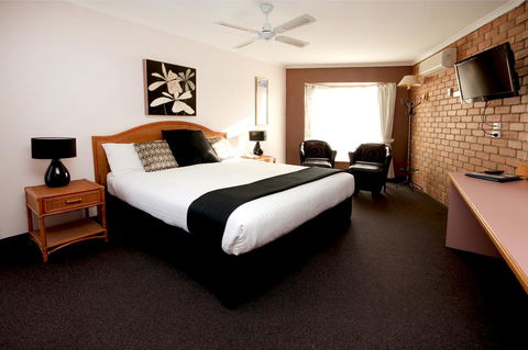 Sapphire Waters Motor Inn - Australia Accommodation 20