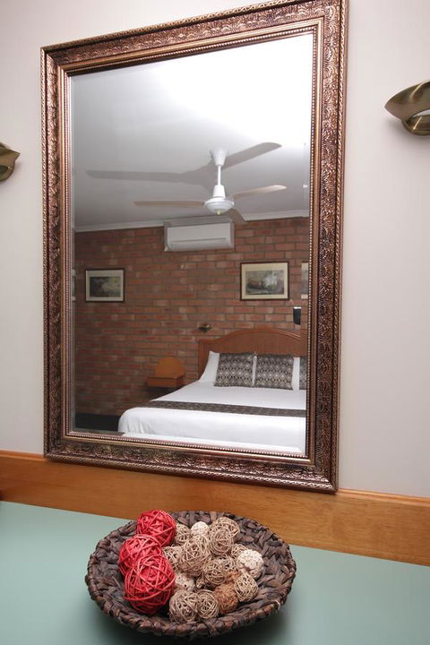Sapphire Waters Motor Inn - Australia Accommodation 15