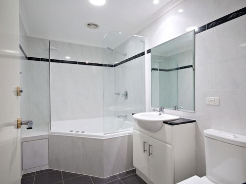 Messines Street, Breakwater Apartment, 104 - Australia Accommodation 9