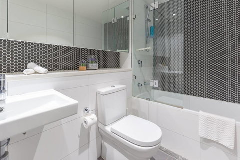 Two Bedders Apartment With Stunning Water View - Australia Accommodation 1