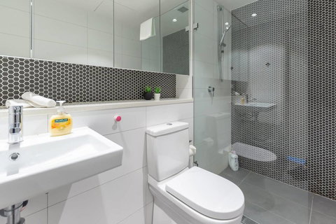 Two Bedders Apartment With Stunning Water View - Australia Accommodation 9