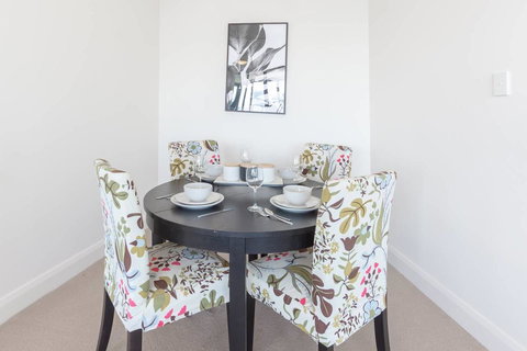 Two Bedders Apartment With Stunning Water View - Australia Accommodation 17