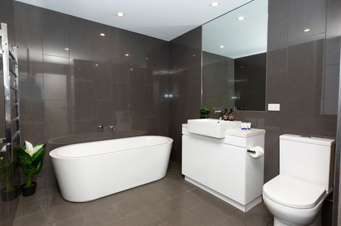 Brand New Executive Apartment - Australia Accommodation 10