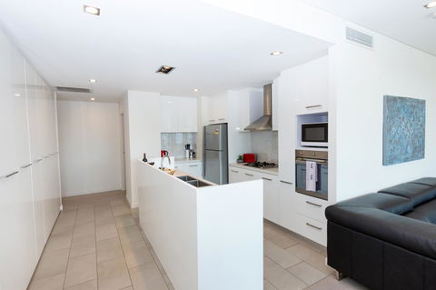 Brand New Executive Apartment - Australia Accommodation 4