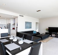 Brand New Executive Apartment - Australia Accommodation