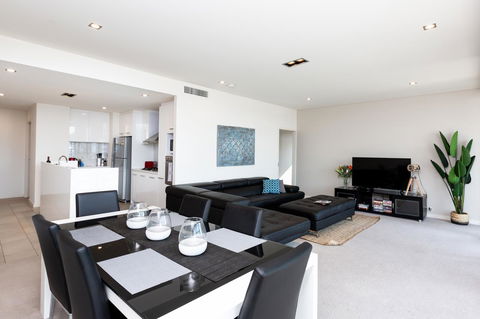 Brand New Executive Apartment - Australia Accommodation 0