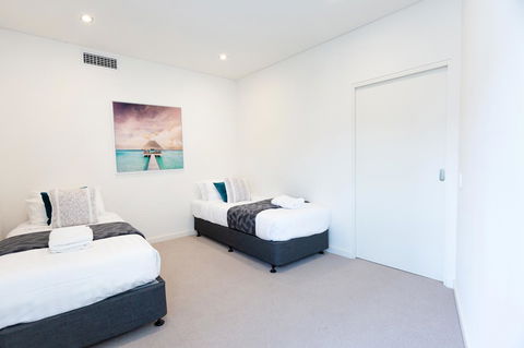 Brand New Executive Apartment - Australia Accommodation 15