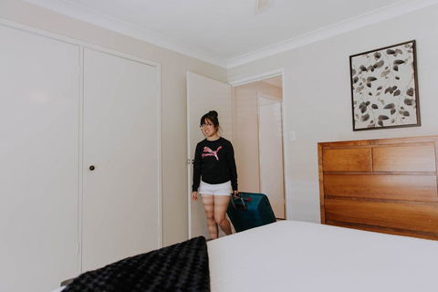 Central Wagga Self Catering Apartment - Australia Accommodation 4
