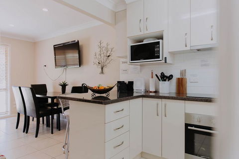 Central Wagga Self Catering Apartment - Australia Accommodation 1