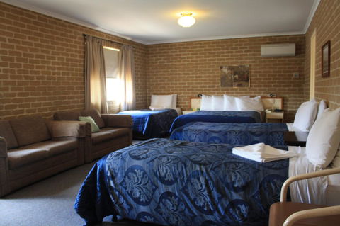 Grand Manor Motor Inn - Australia Accommodation 1