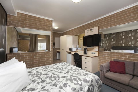 Grand Manor Motor Inn - Australia Accommodation 7