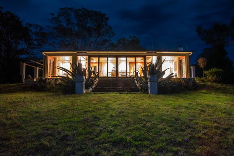 Belmont - Australia Accommodation 24