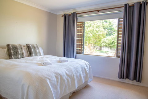 Belmont - Australia Accommodation 2