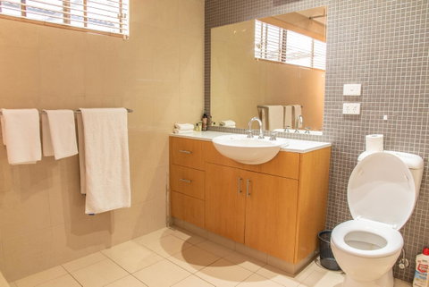 Belmont - Australia Accommodation 12