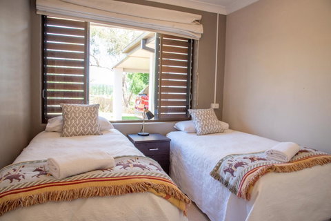 Belmont - Australia Accommodation 7