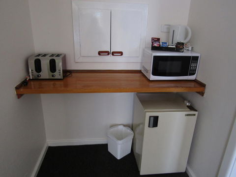 Allonville Gardens Motel - Australia Accommodation 21