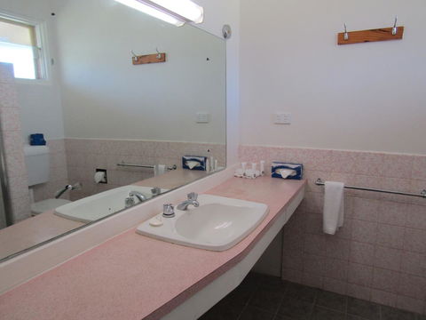 Allonville Gardens Motel - Australia Accommodation 29