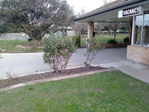 Allonville Gardens Motel - Australia Accommodation 1