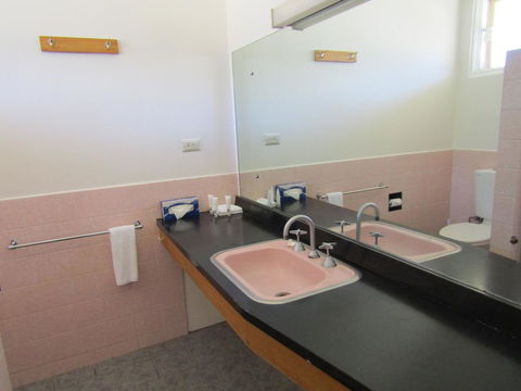 Allonville Gardens Motel - Australia Accommodation 18