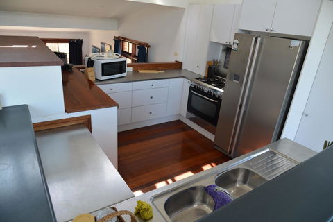 The Boat House - Australia Accommodation 14