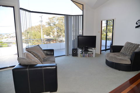 The Boat House - Australia Accommodation 9