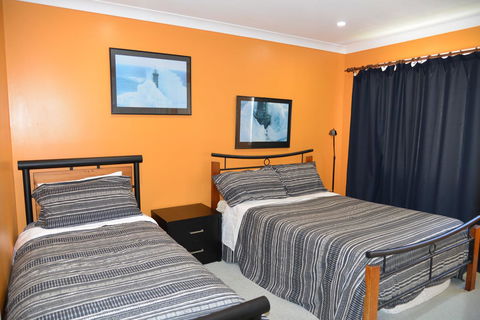 The Boat House - Australia Accommodation 19