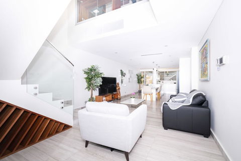 Luxury Villa Darlington - Vine - Australia Accommodation 0
