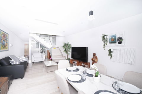 Luxury Villa Darlington - Vine - Australia Accommodation 7