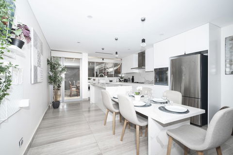 Luxury Villa Darlington - Vine - Australia Accommodation 3