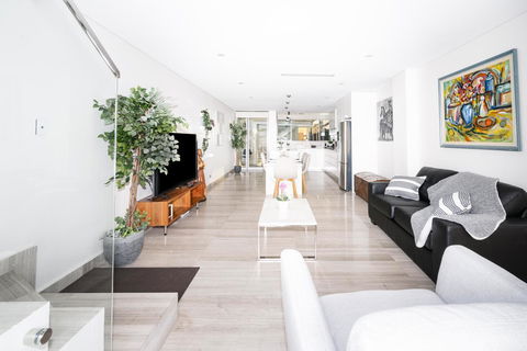 Luxury Villa Darlington - Vine - Australia Accommodation 1