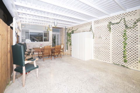 Luxury Villa Darlington - Vine - Australia Accommodation 18