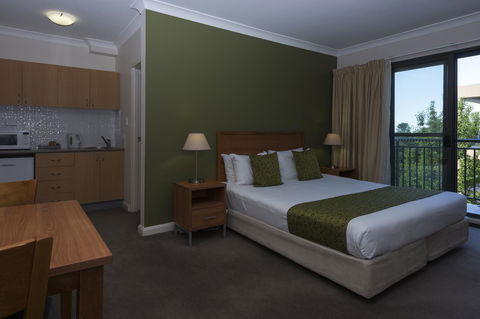 Leisure Inn Spires - Australia Accommodation 4