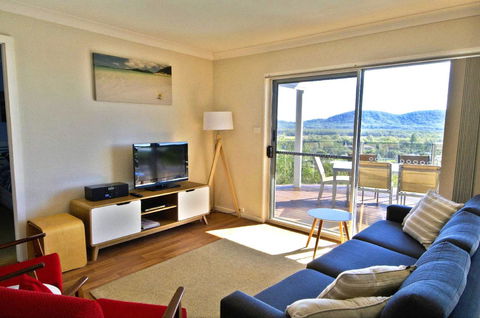 Coastwatch, 26 Comara Terrace - Australia Accommodation 3