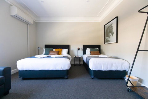 Horse And Jockey Hotel Homebush - Australia Accommodation 16