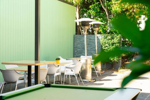 Horse And Jockey Hotel Homebush - Australia Accommodation 24