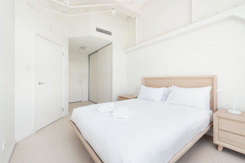 Waterfront Apartment On Sydney Harbour - Australia Accommodation 10