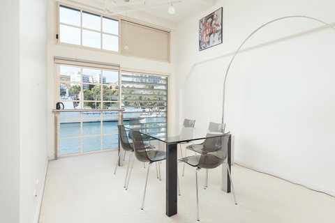 Waterfront Apartment On Sydney Harbour - Australia Accommodation 2